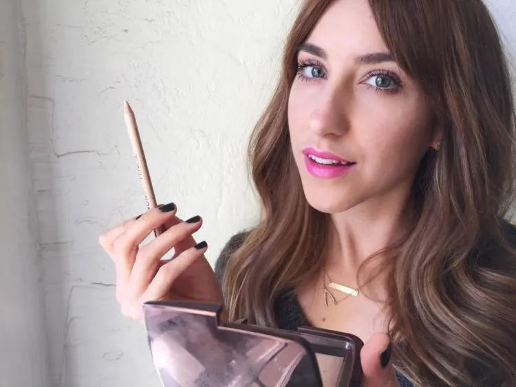 Bukan BB Cream atau Concealer, 6 Produk Make-Up Ini Lebih Ampuh Menyamarkan Jerawatmu! 7