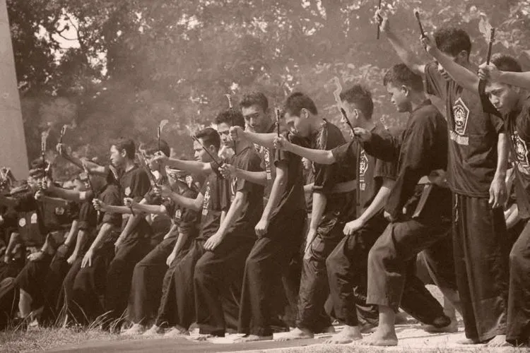 Dibacok Nggak Mempan, Ditusuk Nggak Tembus. Kesenian Banten Sejak Ratusan Tahun, Debus! 9