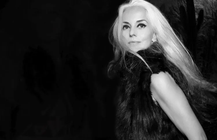 Meskipun Sudah 60 Tahun, Yasmina Rossi Buktikan Bahwa Menjadi Model Bukan Masalah Usia 30