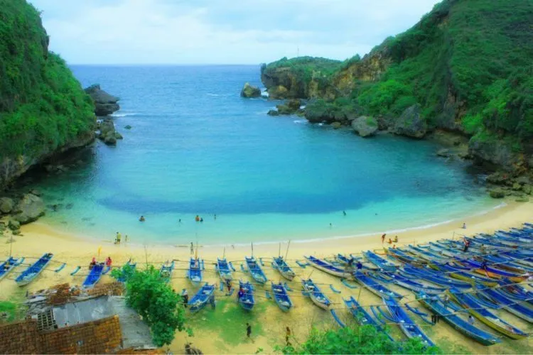 Gunungkidul Nggak Cuma Pantai Aja, Jam Matahari Ini Juga Istimewa. Kamu Harus Segera ke Sana! 10