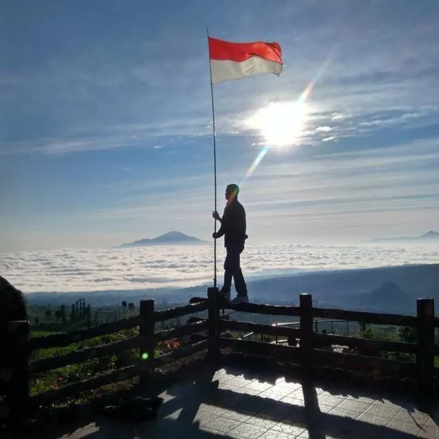 Dataran Tinggi Posong, Temanggung, Punya Sunrise yang Juara. Kamu Harus Segera Liburan ke Sana! 10