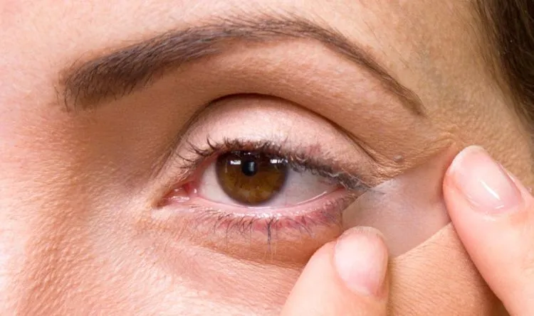 Dengan Modal Garpu, Isolasi, dan Sendok, Kamu Bisa Bikin Makeup Mata yang Cetar Abis 5