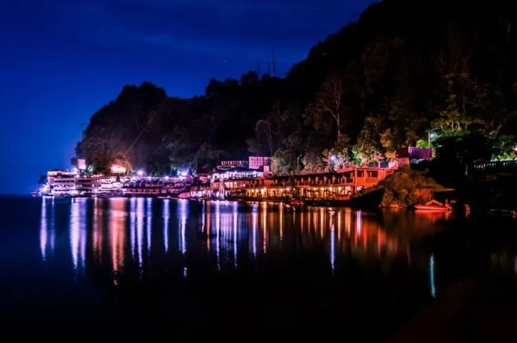 Kisah Misteri Sering Hadir di Danau Toba. Mulai Tangisan Misterius, Hingga Wanita Berwajah Rata! 6