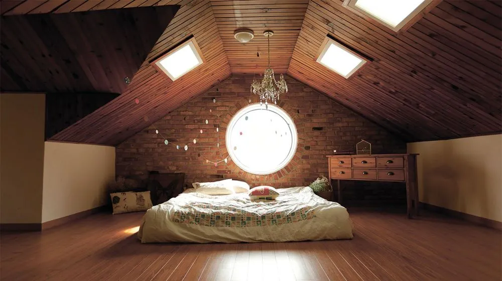 14 Desain Kamar dari Loteng Rumah. Daripada Jadi Sarang Tikus dan Nggak Terurus? 22