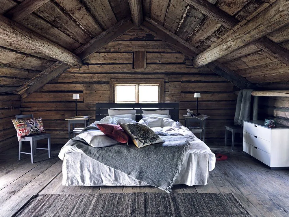 14 Desain Kamar dari Loteng Rumah. Daripada Jadi Sarang Tikus dan Nggak Terurus? 20