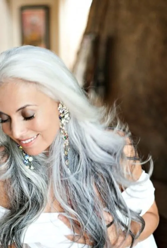 Meskipun Sudah 60 Tahun, Yasmina Rossi Buktikan Bahwa Menjadi Model Bukan Masalah Usia 26