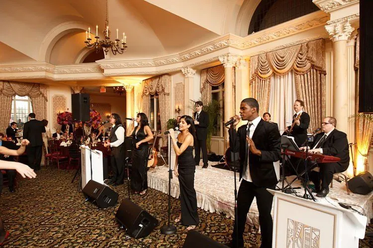 7 Cara Memilih Pemain Musik di Resepsi Pernikahan Kamu, Agar Tak Keliru Mainkan Lagu 9 wedding band