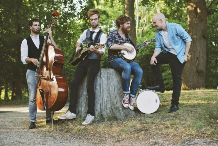 7 Cara Memilih Pemain Musik di Resepsi Pernikahan Kamu, Agar Tak Keliru Mainkan Lagu 13 wedding band