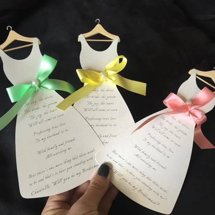 Undangan untuk Bridesmaid Harus Dibuat Spesial, 17 Inspirasi Ini Bisa Kamu Tiru 20 bridesmaid invitation