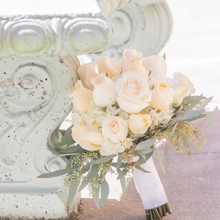 15 Pilihan Buket Bunga yang Akan Permanis Momen Pernikahan Kamu Nanti 28 wedding flowers