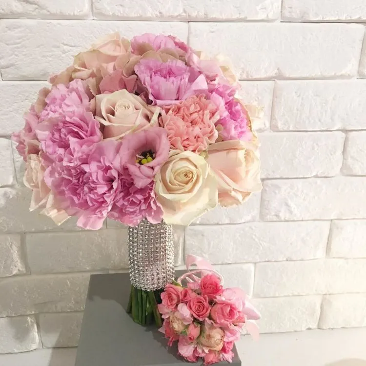 15 Pilihan Buket Bunga yang Akan Permanis Momen Pernikahan Kamu Nanti 17 wedding flowers