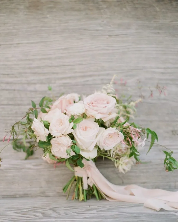 15 Pilihan Buket Bunga yang Akan Permanis Momen Pernikahan Kamu Nanti 18 wedding flowers