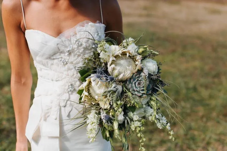 15 Pilihan Buket Bunga yang Akan Permanis Momen Pernikahan Kamu Nanti 22 wedding flowers