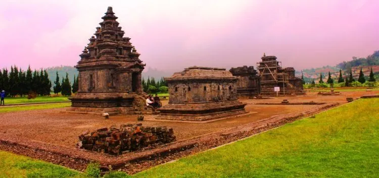 8 Pilihan Spot Camping Ini Lebih Seru, Gunung Sama Pantai Mah Sudah Biasa! 15