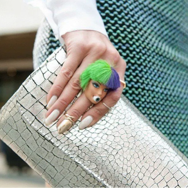 15 Pilihan Cincin Barbie yang Sedang Hangat Dibicarakan. Lucu Apa Malah Seram Ya? 25 cincin barbie