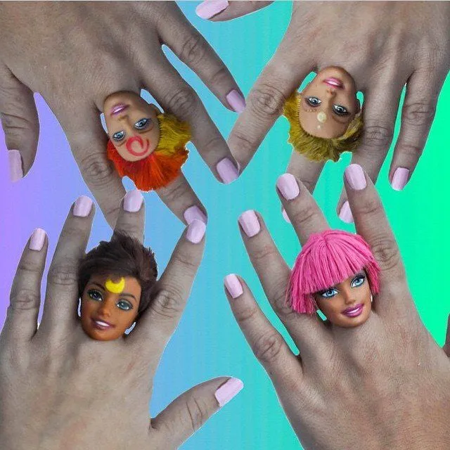 15 Pilihan Cincin Barbie yang Sedang Hangat Dibicarakan. Lucu Apa Malah Seram Ya? 30 cincin barbie