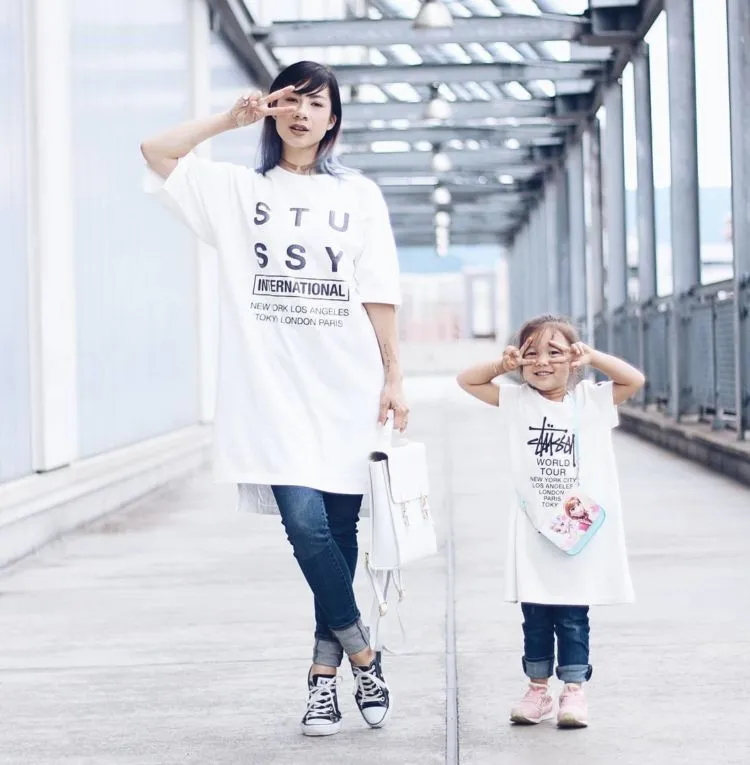 13 Busana Couple Ibu dan si Buah Hati yang Bisa Jadi Inpirasi untuk Tampil Kian Serasi 19 couple