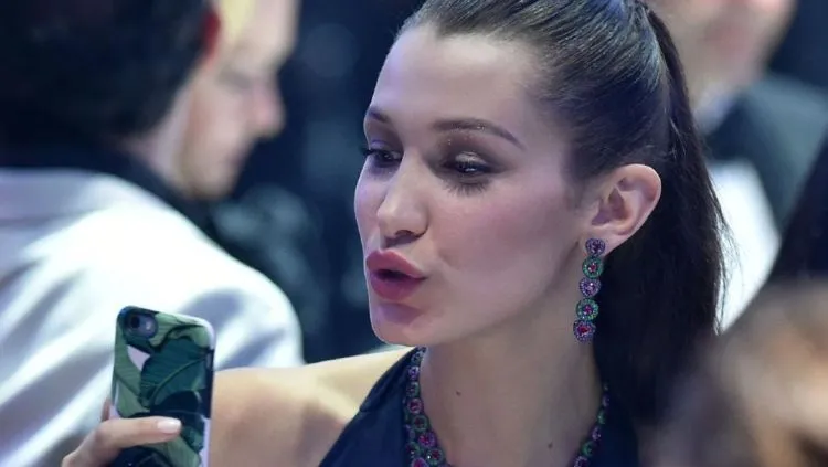 Kakak-Adik Yang Sama-Sama Supermodel Dunia. Keduanya Bisa Bikin Cowok Manapun Gagal Fokus! 24