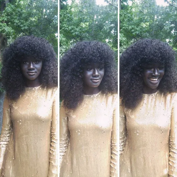 Bersiaplah, Dunia akan Memaknai Ulang Kecantikan Lewat Khoudia Diop, Model Ayu Berkulit Hitam Legam 9
