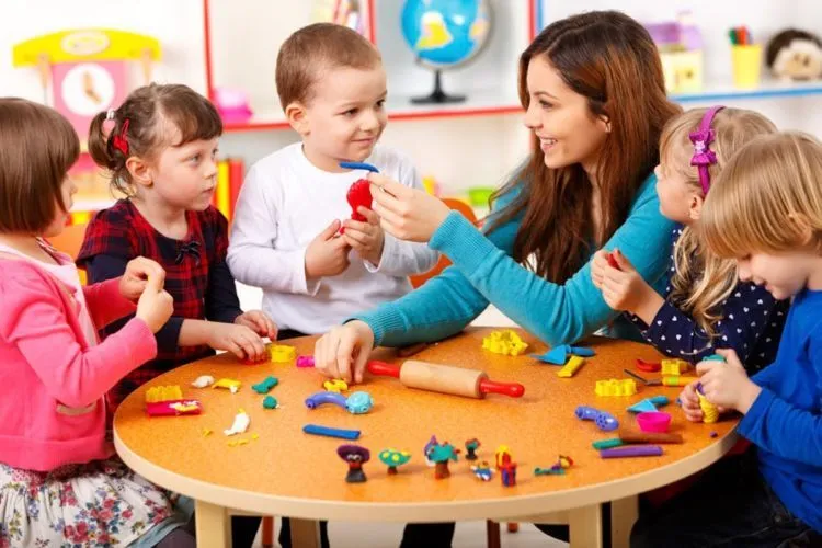 Suka Duka Ibu Muda yang Tak Ingin Stop Berkarier. Ini Inspirasi dari Islandia Agar Kamu Tak Menyerah 9
