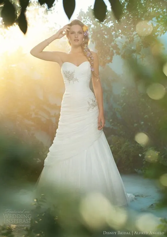 Inspirasi Gaun Pengantin dari 10 Disney Princess Favoritmu. Mana yang Paling Kamu Suka? 38