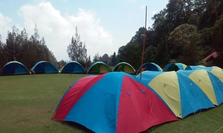 8 Pilihan Spot Camping Ini Lebih Seru, Gunung Sama Pantai Mah Sudah Biasa! 14