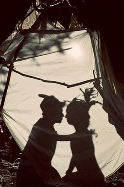 17 Adegan Film Kartun Favorit Semasa Kecil yang Bisa Jadi Pose Prewedding 28