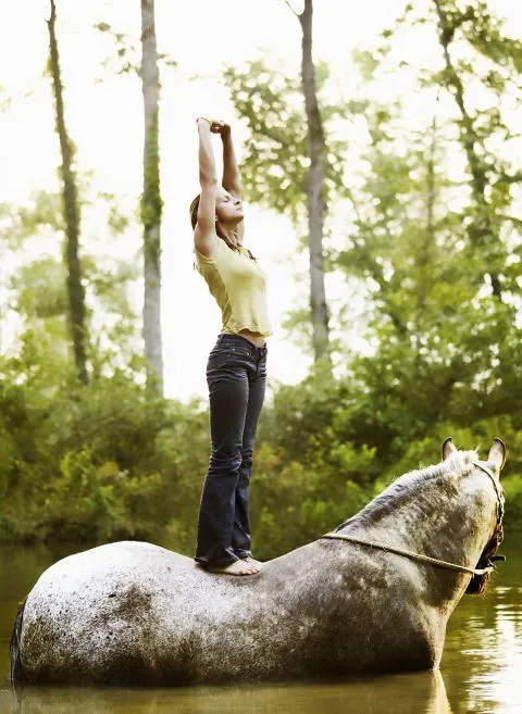 15 Lokasi Yoga yang Tak Biasa Ini Jadi Bikin Kamu Mikir, Apa Sih Esensi Yoga Sejatinya? 19