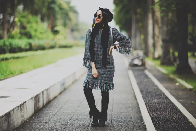 Berikan Tampilan Unikmu dengan 9 Gaya Hijab Hippie - Bohemian yang Menarik 17