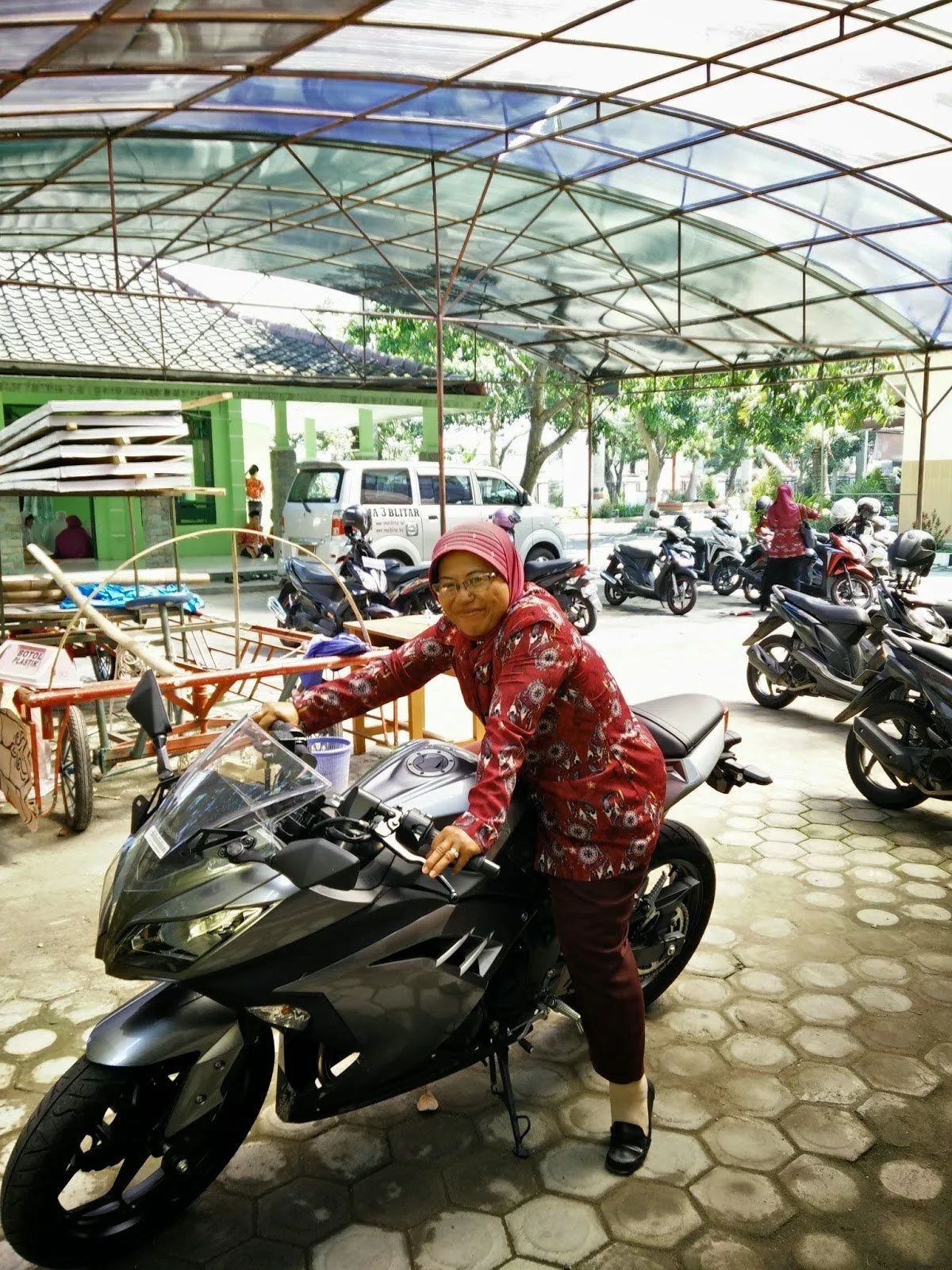 5 Alasan Kenapa Ibu-ibu Selalu Ngaco Kalau di Jalan Raya. Mungkin Ini Bisa Membantu Memahami Mereka 10