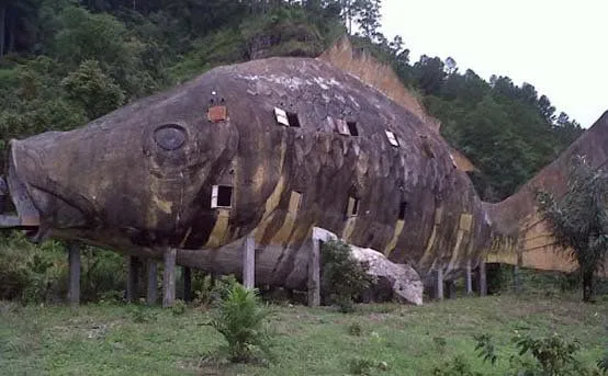 Kisah Misteri Sering Hadir di Danau Toba. Mulai Tangisan Misterius, Hingga Wanita Berwajah Rata! 10