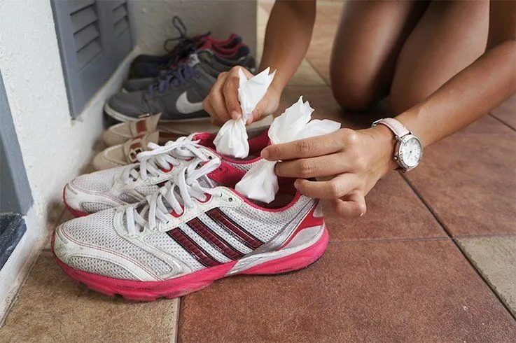 Mumpung Musim Hujan, Yuk Bikin Sepatumu Jadi Anti Air dan Gampang Kering dengan 5 Cara Ini! 13