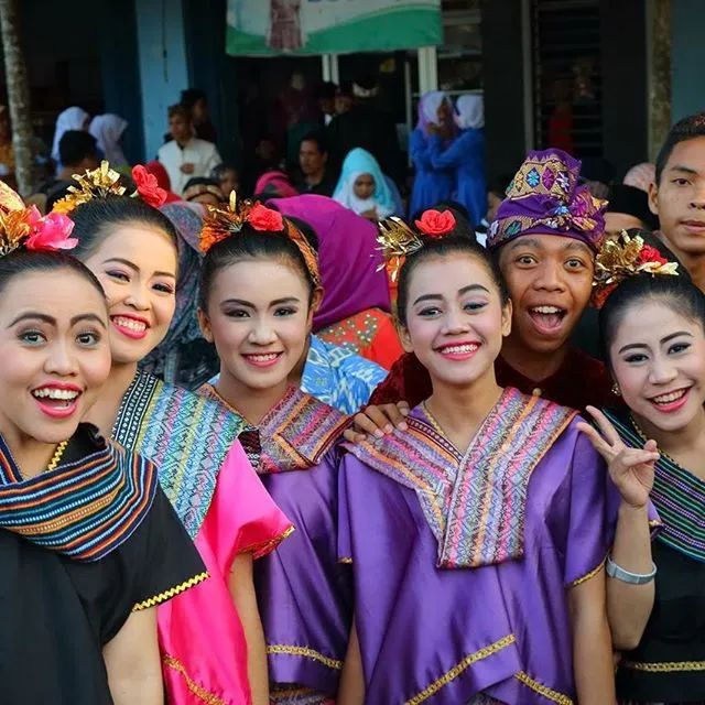 Mungkin Ini Satu-satunya Penculikan Legal di Dunia. Tradisi Kawin Culik Suku Sasak 7