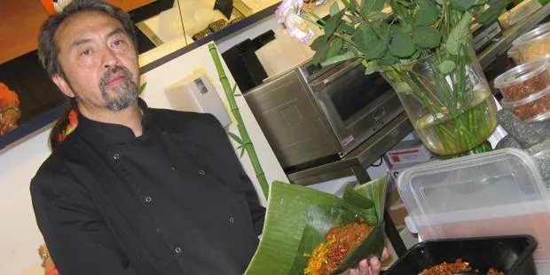 Di Indonesia Biasa Aja, tapi di Belanda Antrinya Luar Biasa. Yuk Cobain Nasi Bungkus Si Pentje! 5