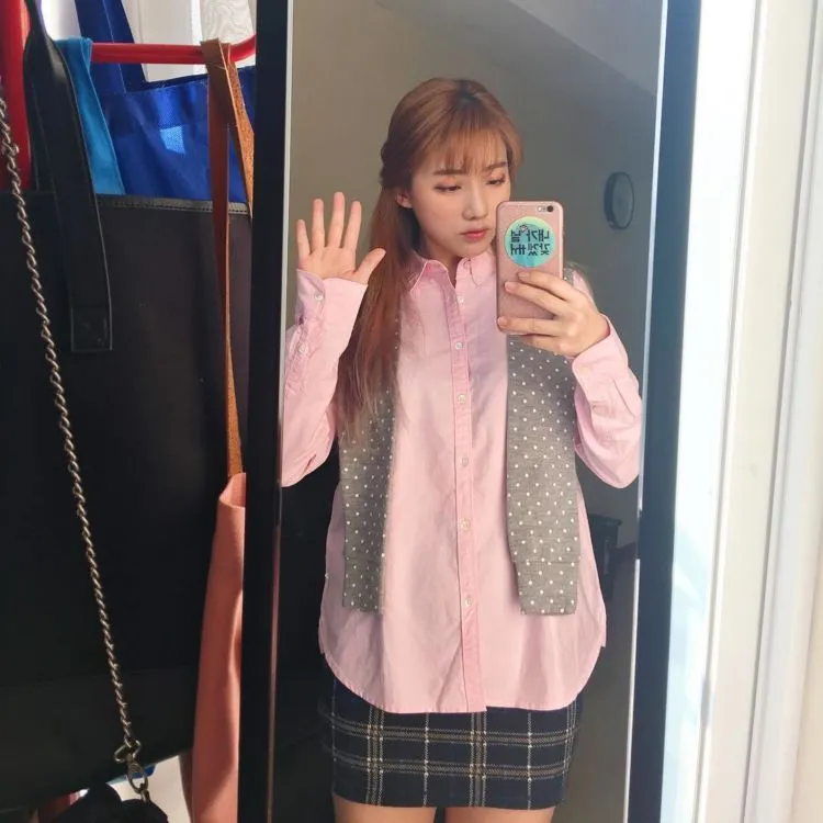 17 Gaya Pakaian Korea Simpel yang Terlihat Awet Muda. Dijamin Kamu Pengen Coba 20 korean style