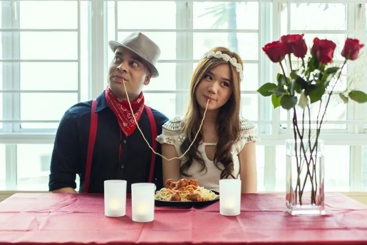 17 Adegan Film Kartun Favorit Semasa Kecil yang Bisa Jadi Pose Prewedding 25