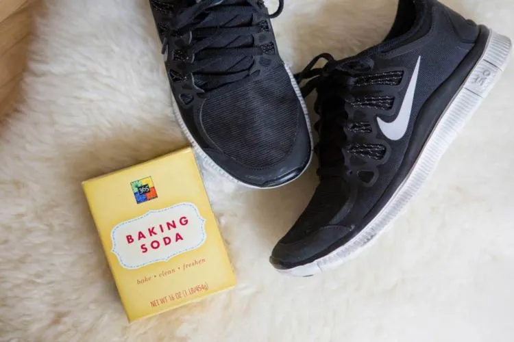 Biar Cantik atau Gantengmu Nggak Mubazir, Hilangkan Dulu Bau Sepatu Dengan 5 Cara Ini! 8