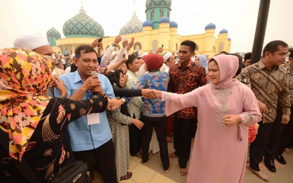 5 Wanita Ini Memang Layak Jadi Istri Pejabat, Nggak Cuma Mondar-mandir Menenteng Tas Mahal di TV 6