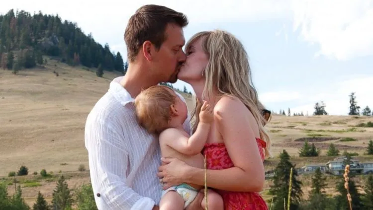 Kalau Mesra Dengan Istri, Perhatikan 4 Hal Ini Jika Ada Anak Di Dekatmu. Biar Mereka Nggak Rusak! 5