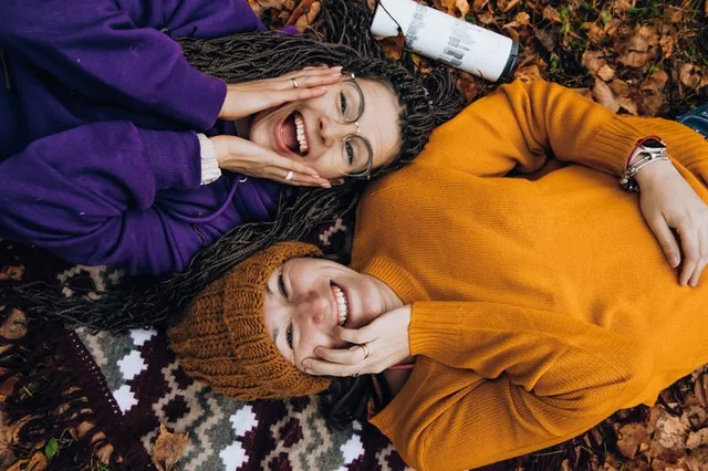 Alasan Mereka yang Jarang Pamer di Sosmed, Justru Lebih Sukses dan Bahagia 7