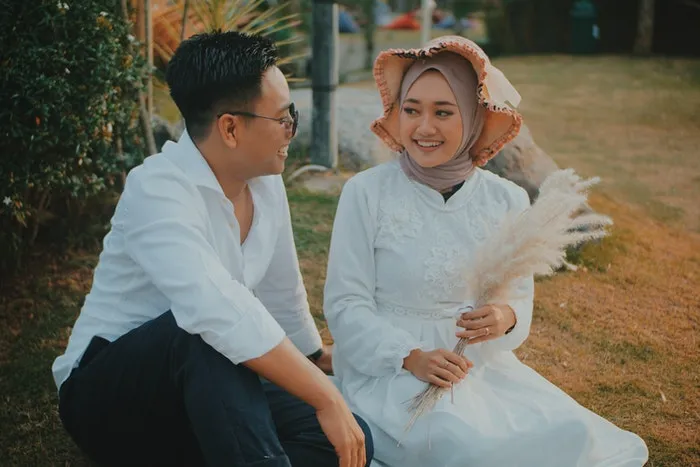 7 Keuntungan Punya Pacar yang Mukanya Biasa Aja. Please Jangan Sia-siakan Dia ya! 12