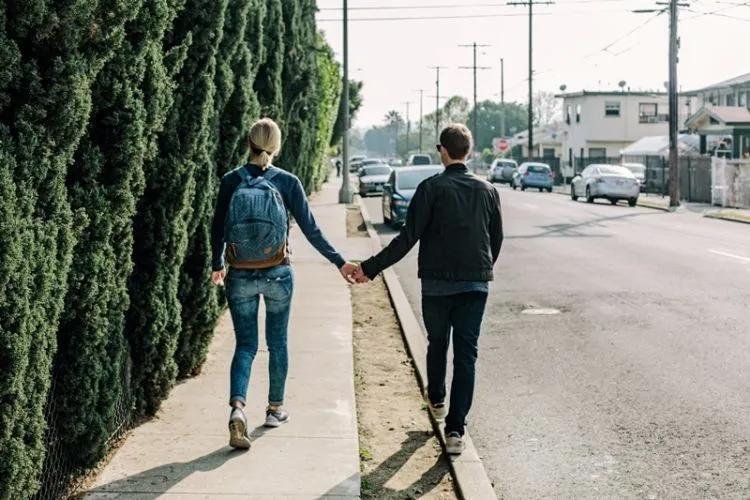Dia Romantis Atau Tidak, Kamu Tetap Harus Bersyukur Kalau 6 Hal Ini Kamu Dapatkan 11