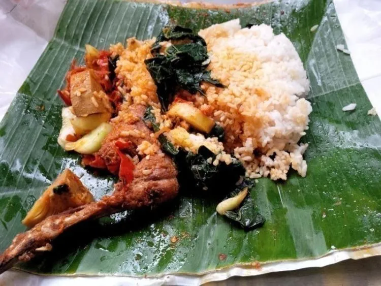 5 Kebiasaan Makan yang Ternyata Berbahaya Buat Tubuh. Kesehatanmu Jadi Taruhannya, Yakin Mau? 13