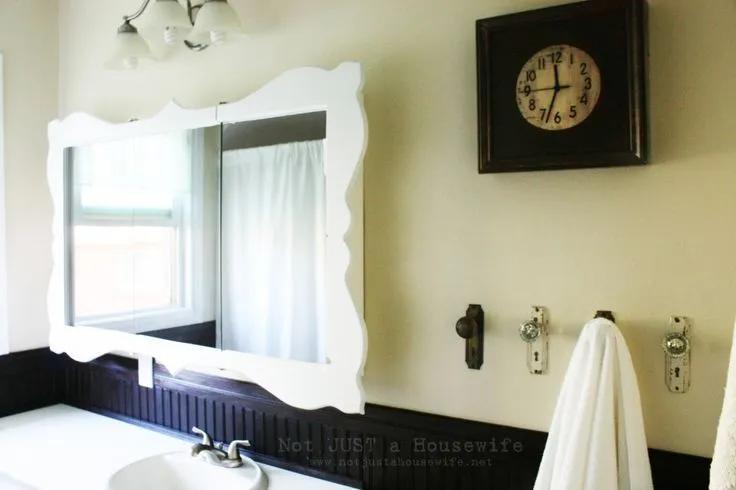 Kalau Kamar Mandimu Gitu-gitu Aja, 10 Penataan Simpel Ini Layak Kamu Coba 17