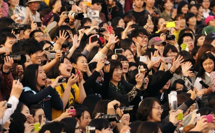 Fans K-Pop di 6 Negara Ini Berbeda-Beda Lho Kelakuannya, Termasuk Indonesia yang Sukanya Gratisan 7