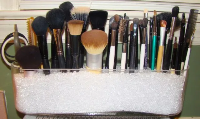 17+ Inspirasi Rak Make Up Minimalis Simple 29 rak makeup