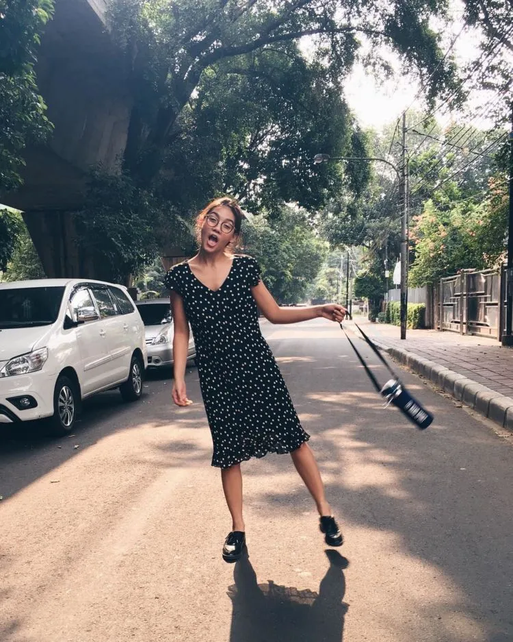 9 Style Cewek yang Bagimu Biasa Saja, Tapi Ampuh Bikin Cowok Tak Mau Palingkan Mata 18 style