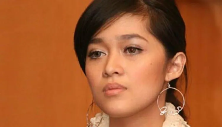 Inilah 11 Pemeran Antagonis yang Ekspresinya Sama Kalau Kamu Mergokin Pacarmu Lagi Kepoin Mantannya 15