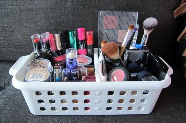 17+ Inspirasi Rak Make Up Minimalis Simple 18 rak make-up