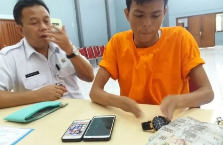 Jangan Melebih-lebihkan Kekayaan Irfan, Pengemis yang Punya HP Mahal. Nanti Malah Kamu Terinspirasi 8